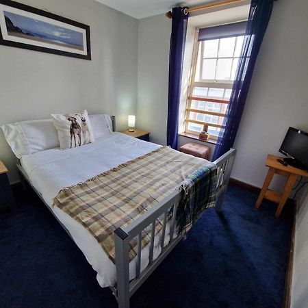 Y Castell Budget Accommodation Пълхели Екстериор снимка