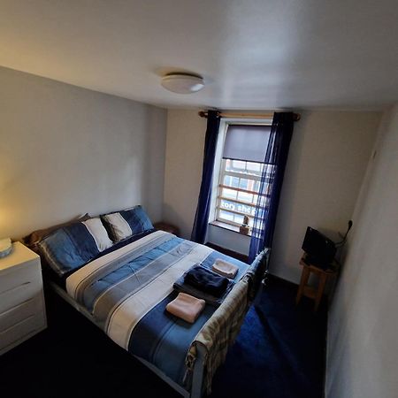 Y Castell Budget Accommodation Пълхели Екстериор снимка