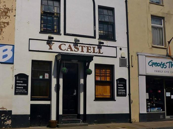 Y Castell Budget Accommodation Пълхели Екстериор снимка