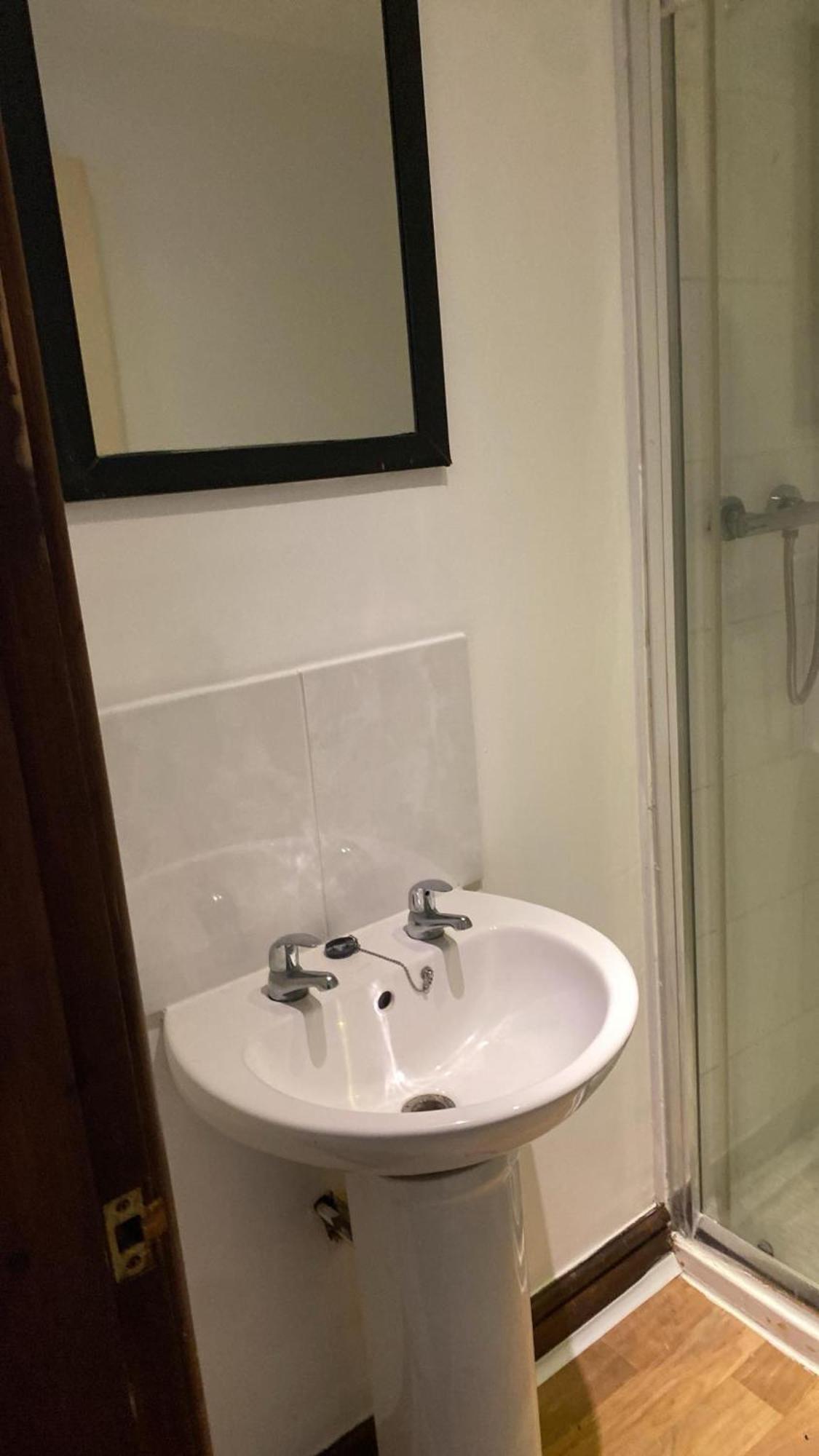 Y Castell Budget Accommodation Пълхели Екстериор снимка